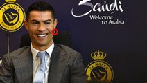 İmza töreninde Ronaldo'nun küpesindeki detay Suudi Arabistan'da çok tartışılır