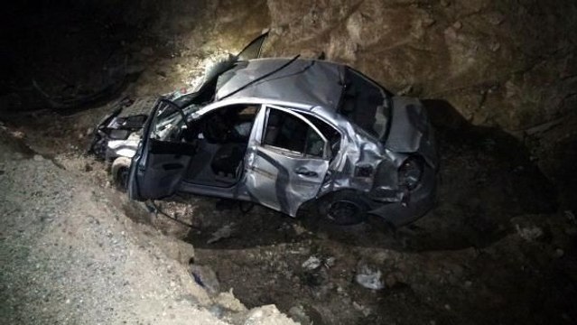 KİLİS'TE, ŞARAMPOLE DEVRİLEN OTOMOBİLİN SÜRÜCÜSÜ POLİS MEMURU AĞIR YARALANDI