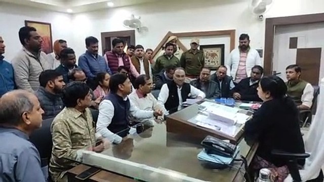 यूजर चार्ज : कांग्रेस पार्षदों ने महापौर के समक्ष जीसी के एजेंडे में शामिल करने की मांग उठाई