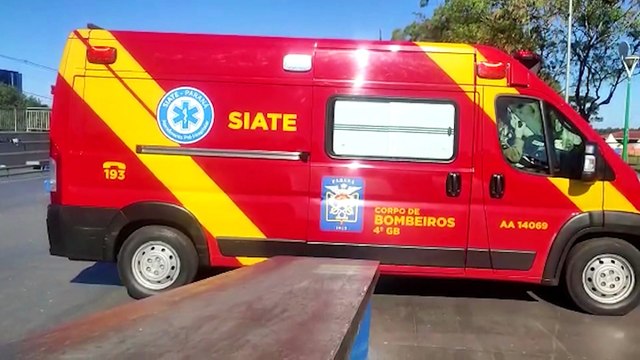 Rapaz sofre luxação na perna após cair de bicicleta