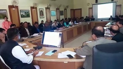 प्रथम आने वाले विभागों को सराहा, फ्लैगशिप योजनाओं की ली जानकारी