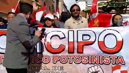 Potosinos sales en manifestación a exigir la libertad de los presos políticos tras la detención de Camacho 