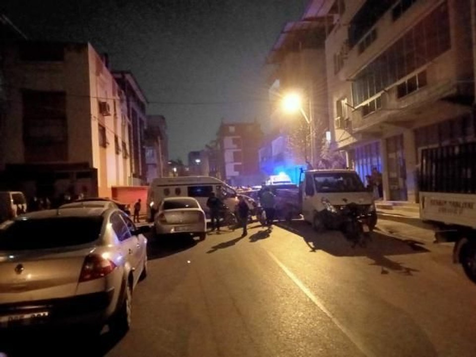 SOKAK ORTASINDA GÖĞSÜNDEN BIÇAKLANARAK ÖLDÜRÜLDÜ