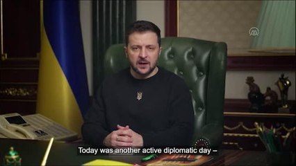 Zelenskiy: Rusya Noel'i Donbas'ta askerlerimizin ilerlemesini durdurmak için kullanmak istiyor