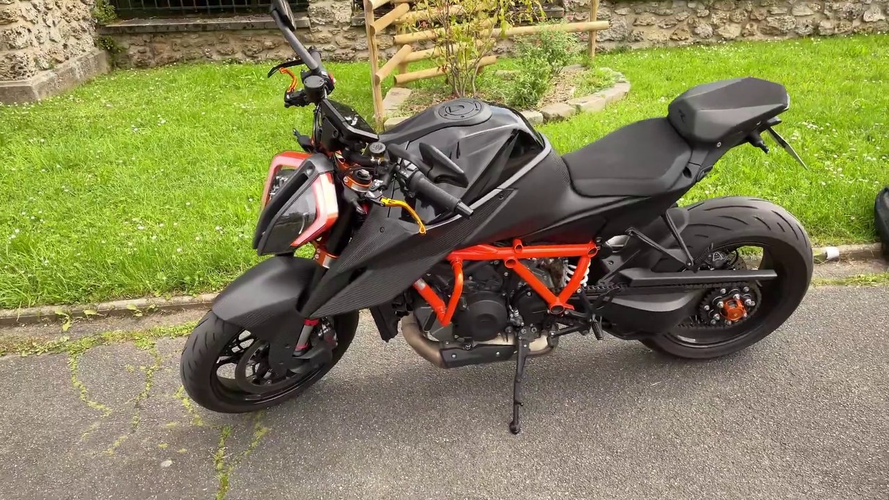 180 CHEVAUX SUR LA ROUTE, DERAISONNABLE? Essai KTM Superduke 1290 R ...