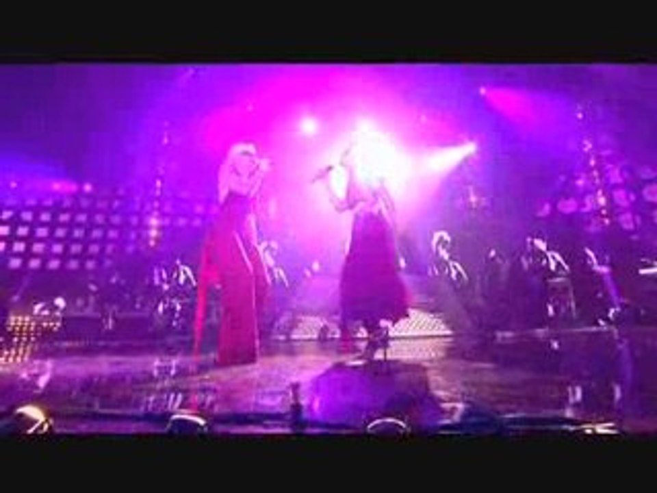 Alicia Keys - Kiss (live) Feat Gwen Stefani Missy Elliott