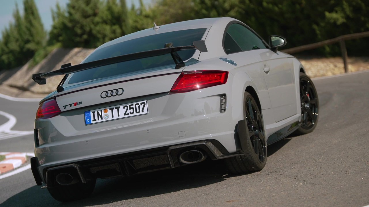 Zeitlose Ikone - Editionsmodell Audi TT RS Coupé iconic edition zelebriert Design und Dynamik