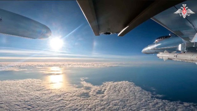 Rússia divulga novas imagens do Caça Su-35S em missão de ataque na Ucrânia