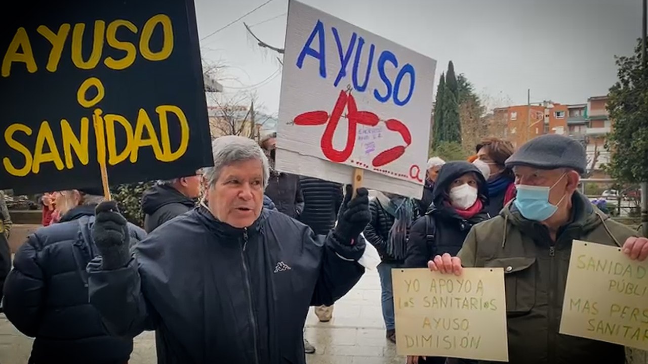 Los vecinos de Alcobendas claman contra Ayuso por la Sanidad pública: "Nos está matando"