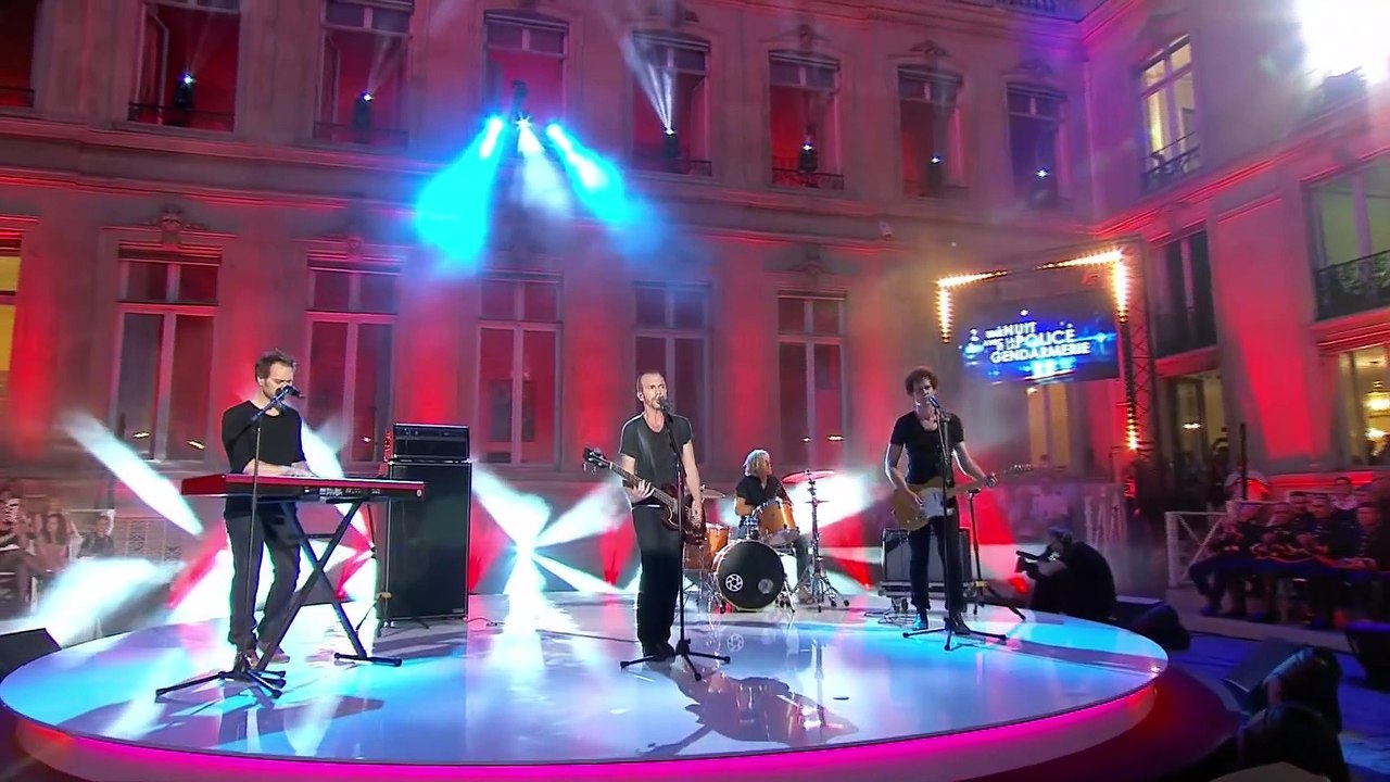 Calogero chante "Un jour au mauvais endroit"