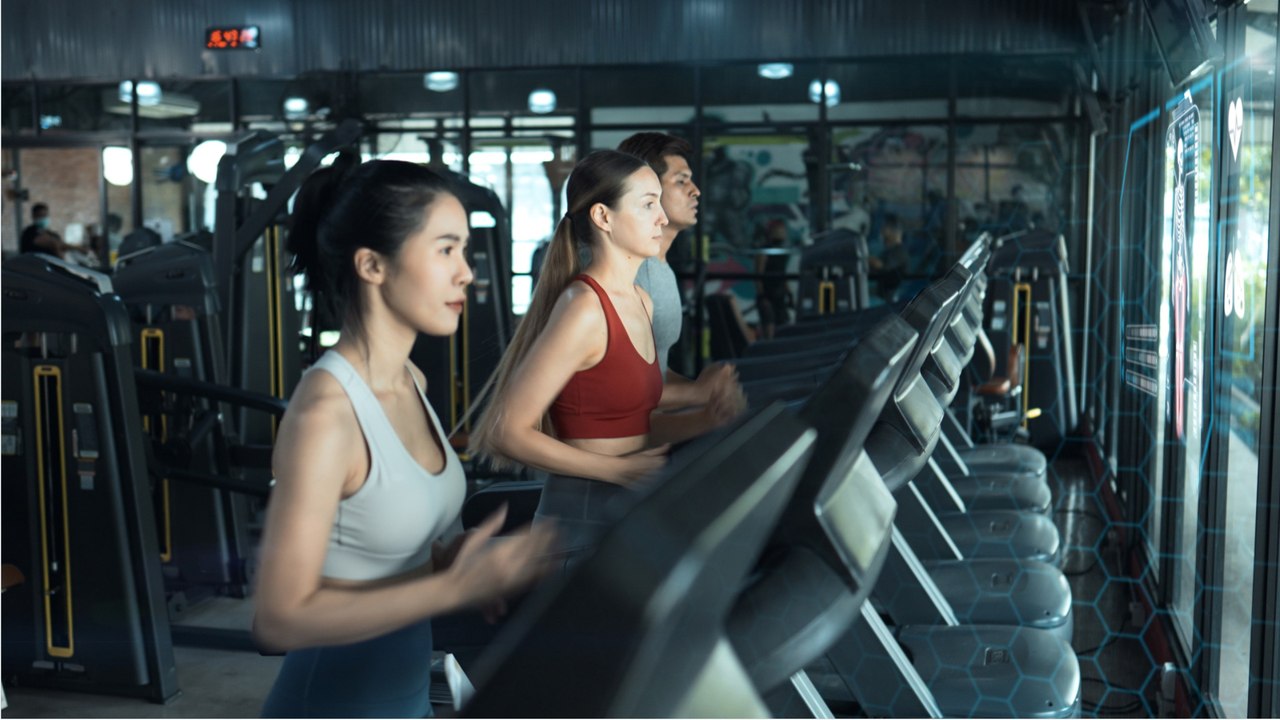 Start in den sport: woran sie ein gutes fitnessstudio erkennen