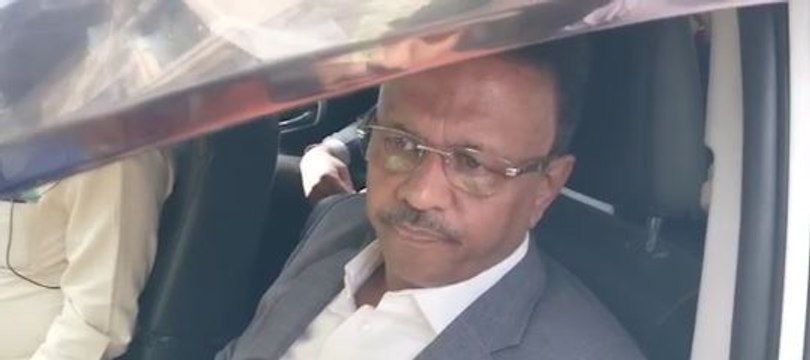 ছবি তোলার রাজনীতি করে বাংলায় মাটি পাবে না বিজেপি: ফিরহাদ হাকিম|OneIndia Bengali