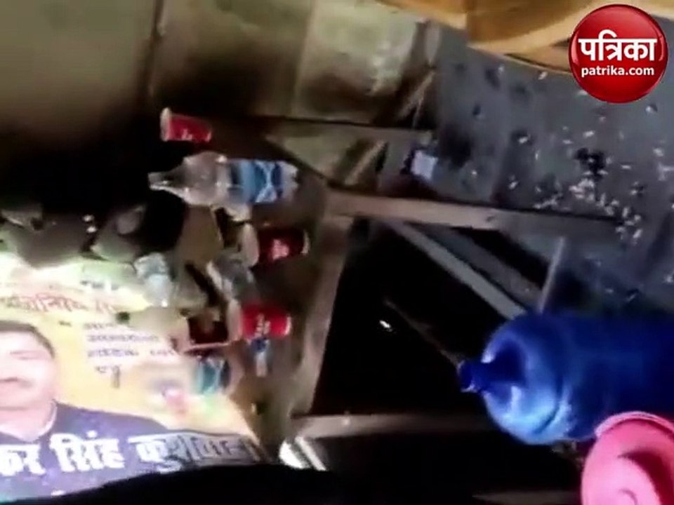 ट्रैफिक ड्यूटी पर तैनात 5 होमगार्ड बूथ में पी र...