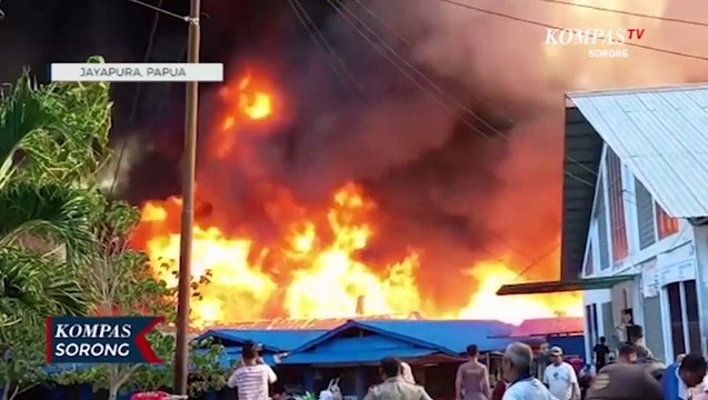 Mobil Pemadam Terlambat Ratusan Lapak Pasar Phara Sentani Ludes Terbakar