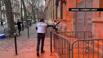 İklim aktivistleri Fransa'da bakanlık binasını turuncuya boyadı