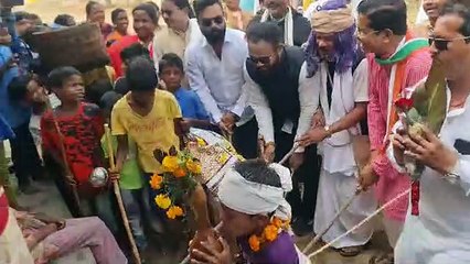 प्रदेश कांग्रेस अध्यक्ष ने डांस करते हुए मांगा छेरछेरा