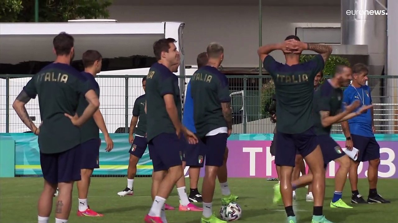 Schweigeminute für Gianluca Vialli - herausragender italienischer Ex-Stürmer an Krebs gestorben