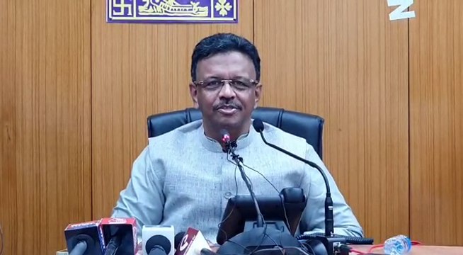 মুখ্যমন্ত্রী অন্যায়ের সঙ্গে আপোষ করেন না, পঞ্চায়েতে তৃণমূল জিতবে: ফিরহাদ হাকিম | Oneindia Bengali