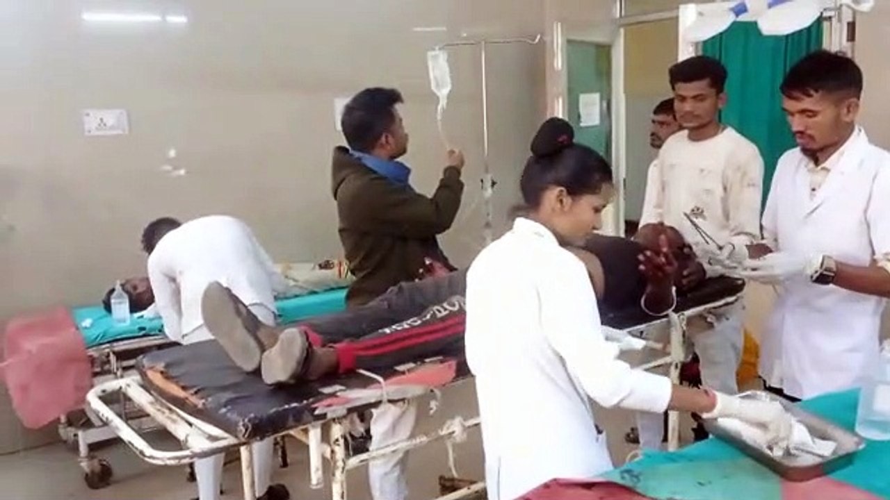 बांसवाड़ा : पैंथर ने पिता - पुत्र पर किया हमला, ग्रामीणों ने पैंथर को उतारा मौत के घाट