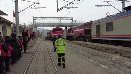 Bakan Kasapoğlu Kırıkkaleli gençlere müjdeyi verdi: "Spor salonunun inşasına başladık"