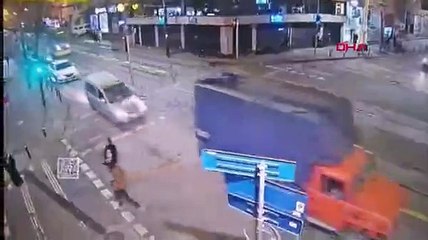 Zeytinburnu'nda tramvay kazası! 1 yaralı
