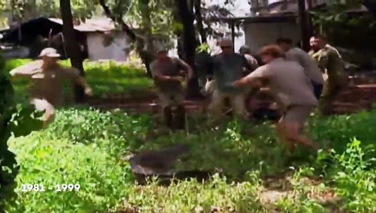 Crikey! It's the Irwins - Se1 - Ep10 - Bindi $$ the Otters HD Watch