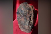 Homem do Vale do Piancó que encontrou o 1º meteorito na PB, dá detalhes do achado; pedra pesa 26 kg.