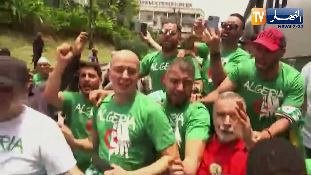 الجمهور الجزائري سند المنتخبات الوطنية يستعد لك...