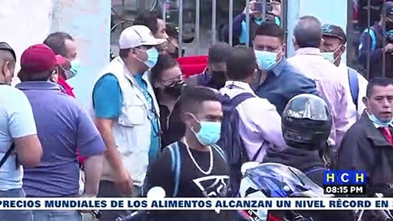 ¡Tomados los Filtros del SANAA! Empleados de la estatal denuncian que los de UMAPS no les permiten ingresar