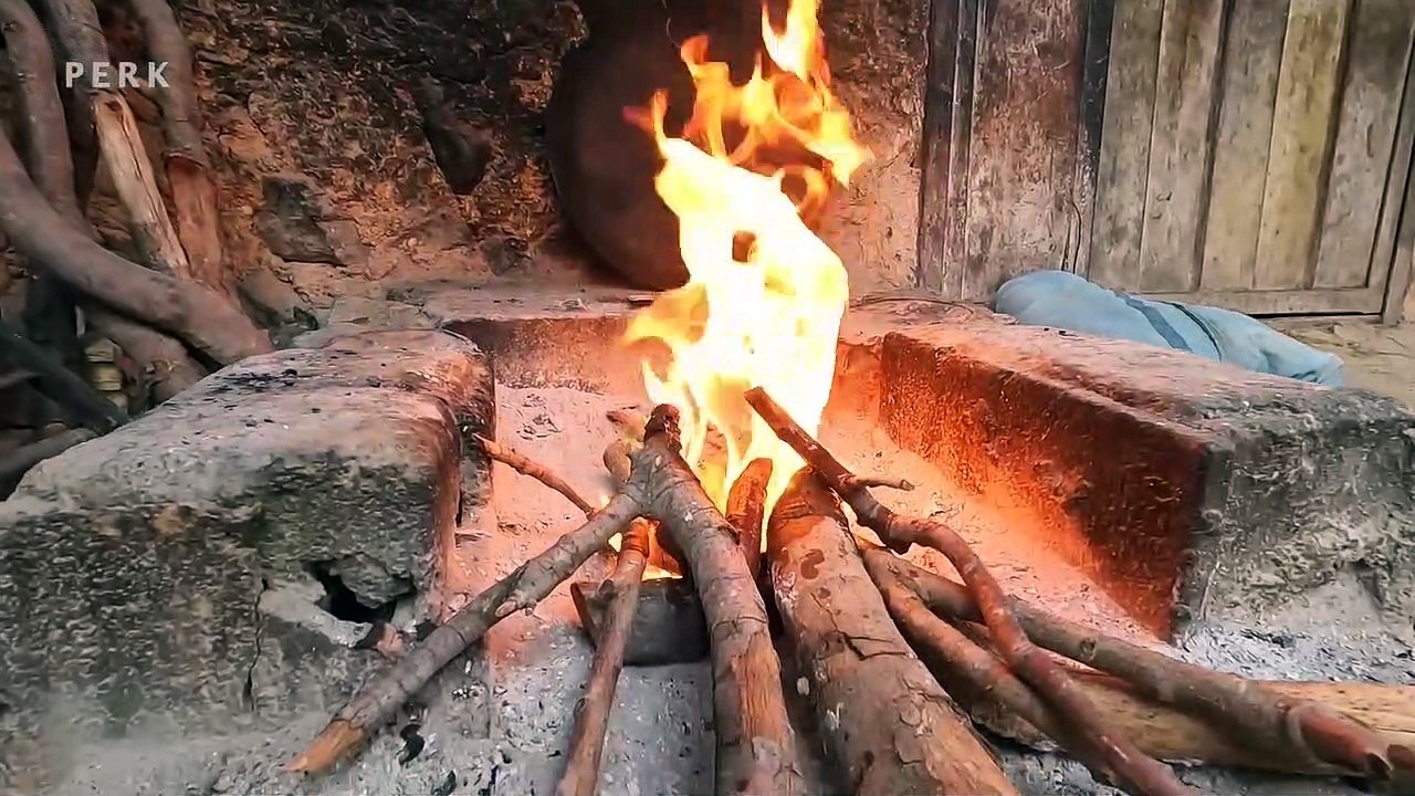Cooking Rice with Buttermilk on Rainy Day _ Villagers in Iran