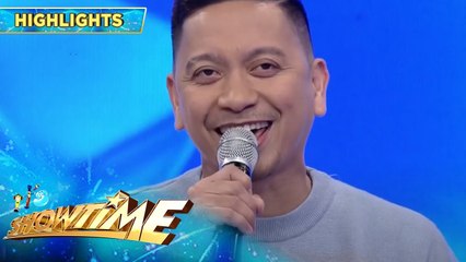 Download Video: Jhong congratulates Anne on her award | It's Showtime