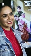Amruta Khanvilkar स्टाइलिश अंदाज में पहुंची फिल्म स्क्रीनिंग में