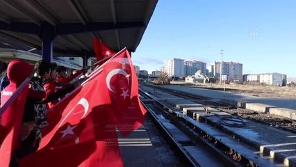 Bakan Kasapoğlu'nu taşıyan Sarıkamış Ekspresi Erzurum'a ulaştı