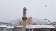 Bayburt güne beyaz örtüyle uyandı