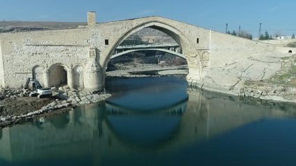 MALABADİ KÖPRÜSÜ'NÜN GÖRKEMİNİ ORTAYA ÇIKARACAK PROJEDE ÇALIŞMALAR BAŞLADI