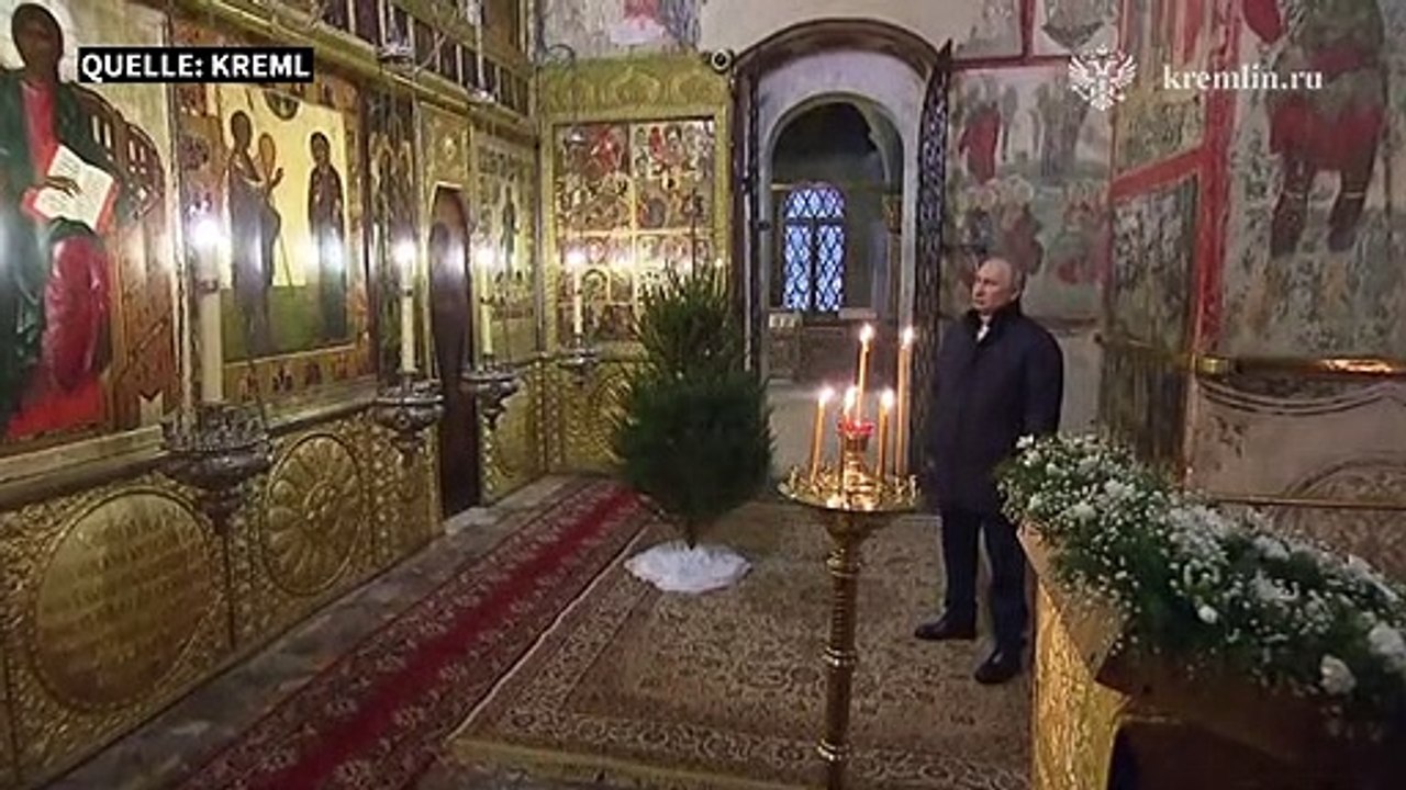 Putin allein bei orthodoxer Weihnachtsmesse im Kreml
