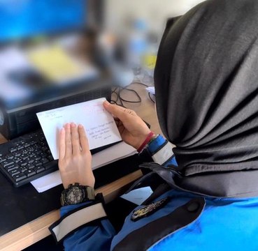 Konyalı öğrencilerden Hakkari polisine tebrik kartı