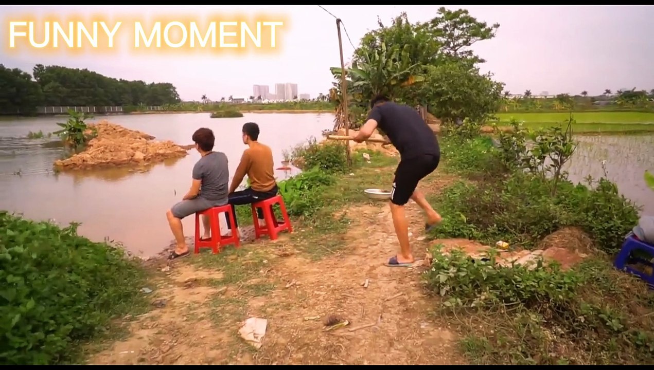 FUNNY MOMENT 2