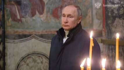 Vladimir Putin al Cremlino assiste al Natale ortodosso