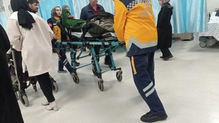 YOLUN KARŞISINA GEÇMEK İSTERKEN ARAÇ ÇARPMASIYLA YARALANDI