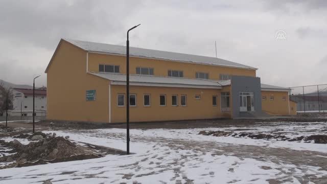 Teröristlerin yaktığı spor salonunun yerine spor kompleksi yapıldı