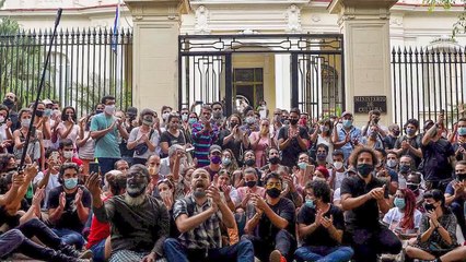 WHY GTA VICE CITY WAS SUCH GOOD GAME AND DESTROYED THE COMPETITION-