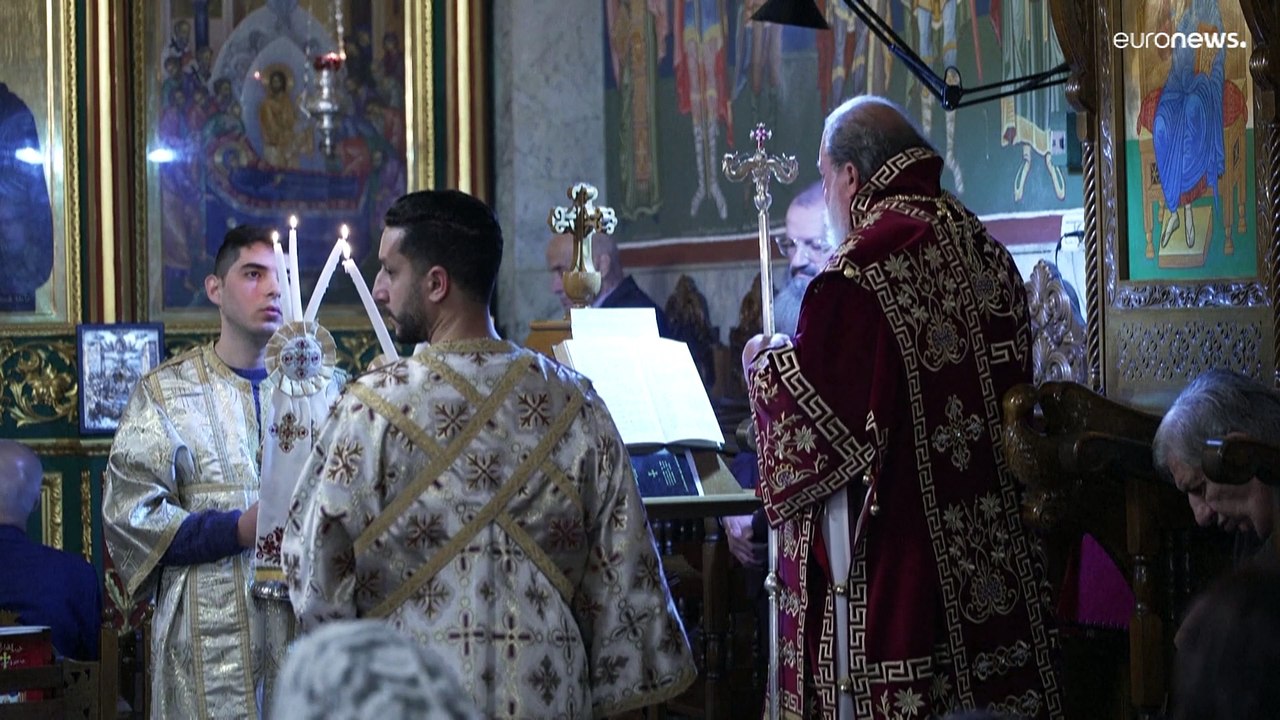 شاهد: الفلسطينيون المسيحيون الأرثوذكس يحيون قدا...