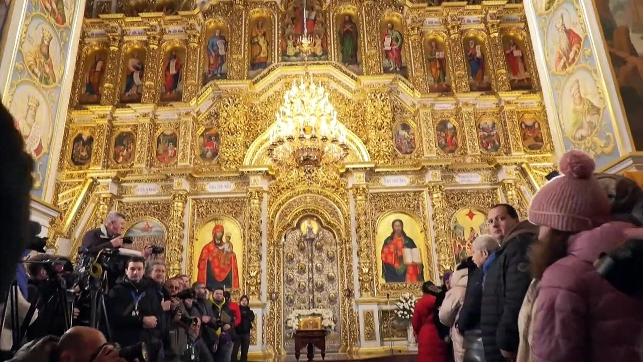 Unabhängige Orthodoxe Kirche feiert erstmals Weihnachten in Kiews Höhlenkloster