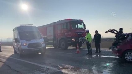 İki otomobilin çarpıştığı kazada 4 kişi yaralandı