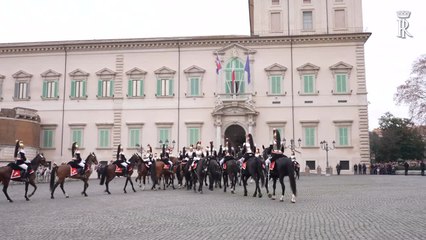 Quirinale, Mattarella al cambio della guardia solenne del Reggimento dei Corazzieri