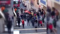 İzmir'de faciadan dönüldü: Yıkım sırasında iş makinesi 3. kattan düştü
