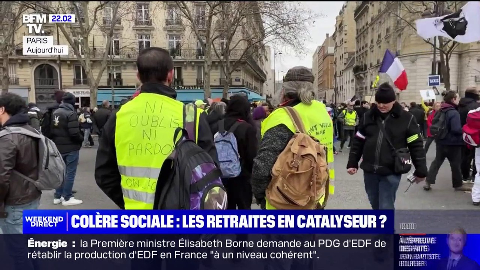 La manifestation des Gilets jaunes a été peu suivie à Paris, mais les  syndicats et la gauche appellent à de nouvelles mobilisations - Vidéo  Dailymotion