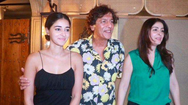 Chunky Panday Enjoys Dinner With His Wife Bhavna, Daughters Ananya Panday, & Rysa In Bandra
