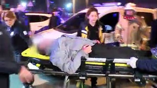 14 yaşındaki çocuk fren yerine gaza bastı, otomobil karşı sokağa uçtu